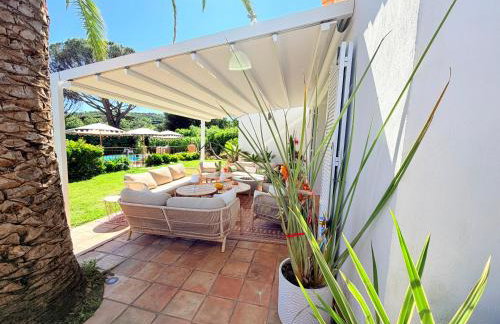 Villa climatisée, Golfe Saint Tropez, 12 pers, 4 suites, Piscine chauffée, Hammam, Spa, Billard, Pétanque, Wifi professionnel haut débit - Photo 34
