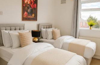 Kempston Home Sleeps 7-9 Long Stays Parking - Foto 11