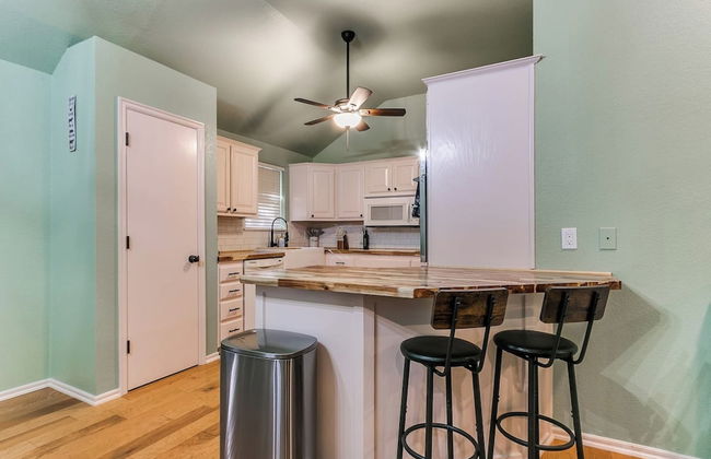 Serene Modern Farmhouse on 2 Acres - Foto 17