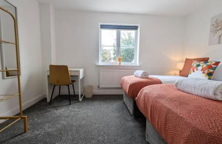 Elegant & Serene 3-BR Retreat Minutes from Heathrow Airport-London- Slough central-Legoland-Ascot-Windsor for Contractors-Families-Relocators-Businesses - Foto 50