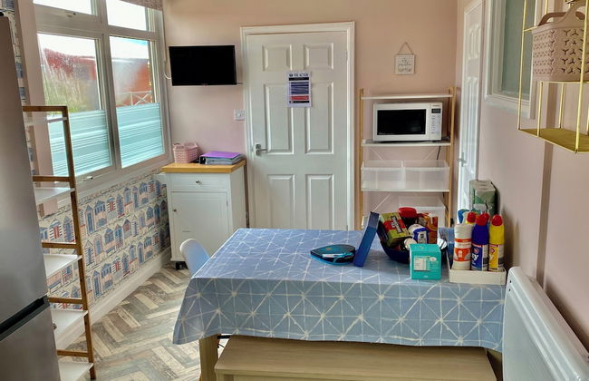 Large 3 bed Chalet -sleeps 6- dog Friendly- Garden - Foto 7