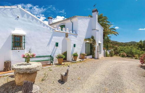 Gorgeous Home In Higuera De La Sierra - Foto 2