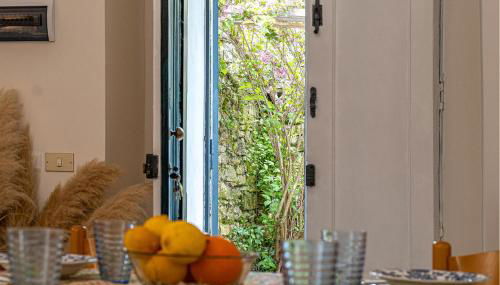 2 Bedroom Beautiful Apartment In Laureana Cilento - Photo 3