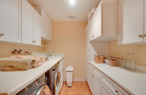 Luxe Family Home on Orange Lake with Private Dock! - Foto 16