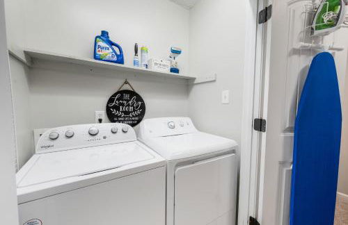 Luxury 3BR3BA TWO KING BEDS Fast WiFi, Free Parking, 5mins-Liberty University & Airport LYH great for Families, Business Travel or Weddings guest - Foto 11