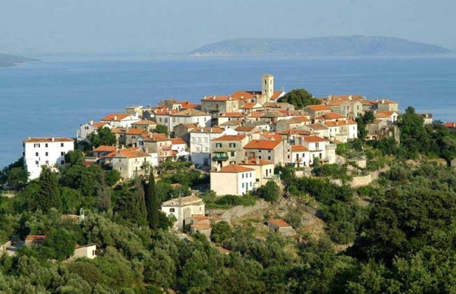 Villa in Cres With Sea Views & Pool - Foto 32