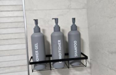 Conyngham Villa, Luxury Detached House, 6 Beds, 4BR,Large garden, Parking - Sleeps 8 - Foto 3