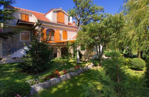 Amazing Villa In Slime, rest for mind, body and soul - Nature, garden and outside swimming pool - Foto 19