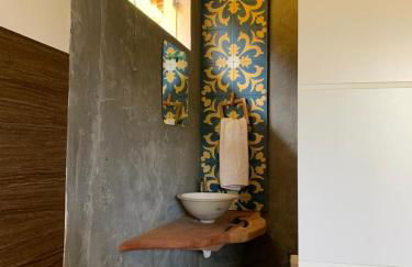 Casa Amarela - 3 suítes e piscina - Foto 4