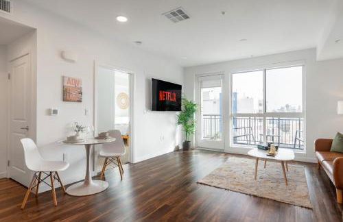 Beautiful 1BR Apt in Hollywood w Pool and Parking - Foto 17