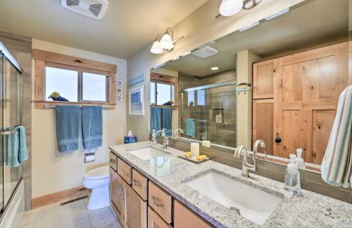 Similk Bay Retreat with Deck, Fire Pit and Hot Tub! - Photo 10