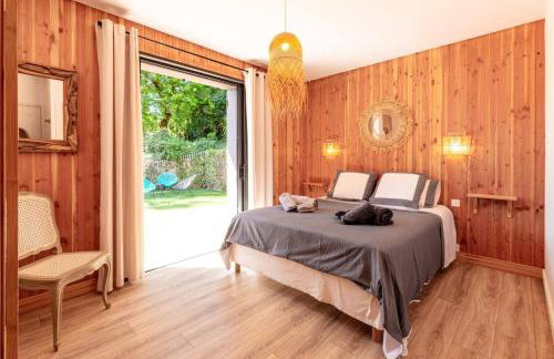 6BR Coastal Villa | Pool | Garden Serenity - Foto 9