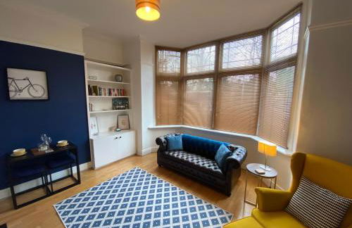 Stylish Apartment With Secure Parking Close to City - Photo 7