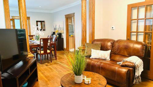 Spacious 6BR Home - Near Top Attractions - Photo 2