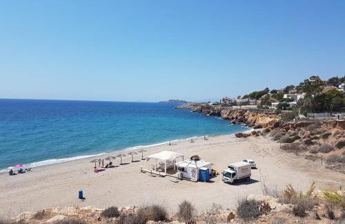 Apartamento con hermoso jardín y AC - Foto 40