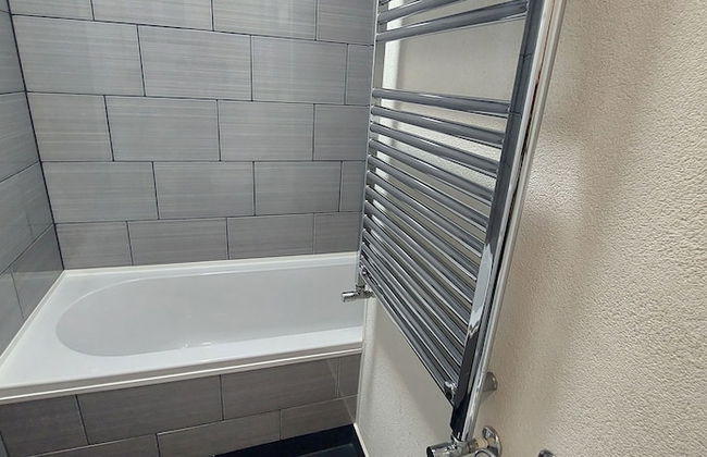 Coventry 1bed Apartment -privategarden-freeparking - Foto 9