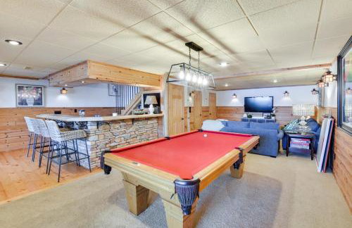 Beautiful Lake Keowee Home with Boat Dock and Fire Pit - Foto 13