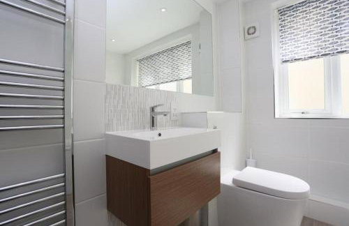 LATITUDE WEST by BOURNECOAST - An Impressive Holiday Apartment with FANTASTIC SEA VIEWS, a Balcony and Parking - FM6180 - Foto 19