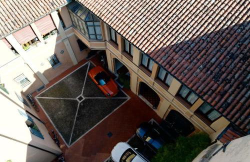 Ca' Spadoni, centro storico, piano terra, ingresso indipendente, teatro, parcheggio, - Foto 9