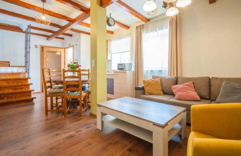 2 Bedroom Amazing Apartment In Veli Brgud - Photo 9