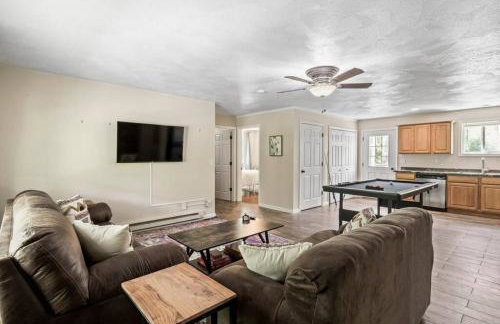 Hot Tub! LRG Home! Sleeps 16!Near Ithaca! Dogs OK - Foto 17