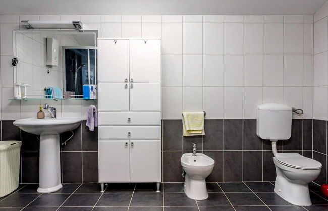 Torine - Capacious Holiday Home in Neorić with Heated Swimming Pool - Foto 9