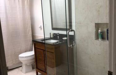 Spacious villa, pool, water views, walk to beach - Foto 10