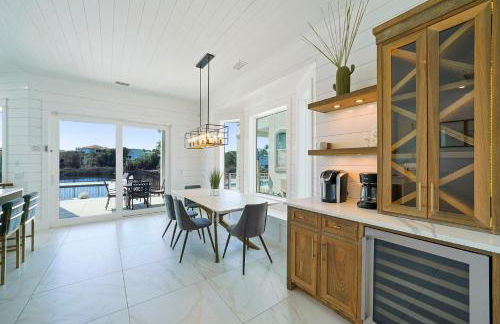 Water's Edge - Luxury Lakefront Beach House with Private Pool & Community Amenities - Foto 7