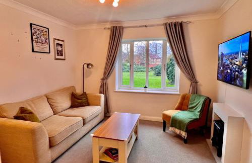 Stylish 1 Bedroom Apartment with Free Parking and Links to London & Essex - Foto 5