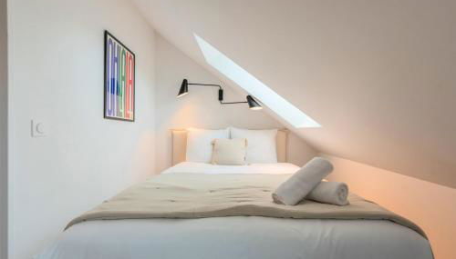 Studio sous les combles côté rue, parking gratuit - Foto 4