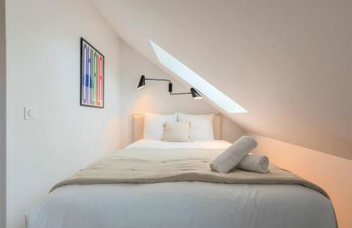 Studio sous les combles côté rue, parking gratuit - Foto 4