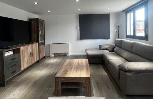 Villa Oasis entre Viñedos cerca de Barcelona con A A y piscina climatizada - Foto 18