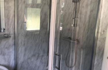 Couple’s Lodge With Hot Tub - Foto 32