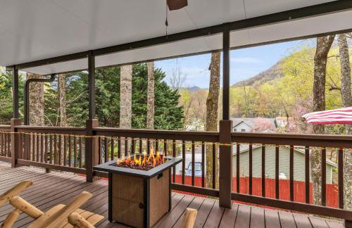 Soco Serene Cabin in the Heart of Maggie Valley - Foto 2