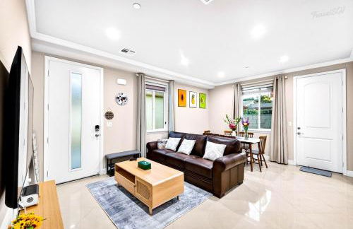 Cozy 3BR Backhouse and Near DTLA & Shops - Foto 1