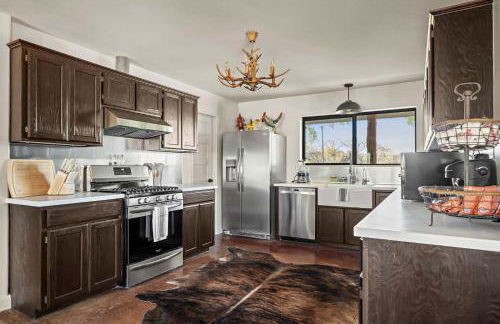 Relaxing Hill Country Home with Outdoor Fire Pit - Photo 10