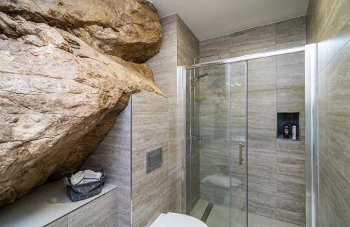 Hidden Gem Apartment - Photo 30