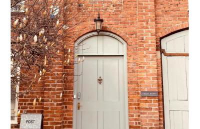 The Coach House - Photo 2