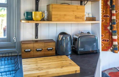 The Hideaway Hut - 1 Bed Shepherds Hut - Hereford - Photo 109