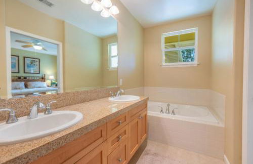 Princeville Condo with AC, Pool, Garage, Beach Gear 27B - Foto 10