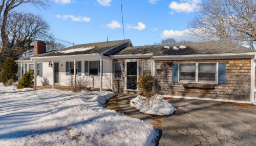 Family Walk to Craigville BeachBright 4BR Coastal Retreat - Foto 5