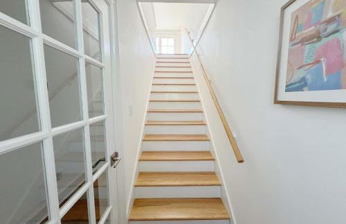 Classy 3-Story Downtown Apt - Great Location - Foto 18