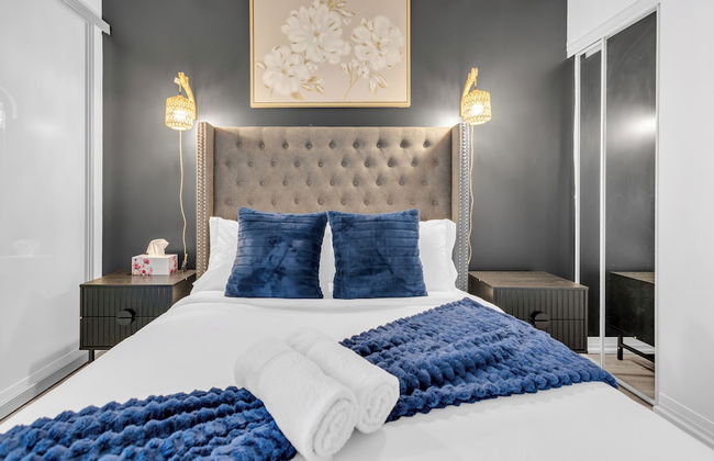 Panorama Suites Downtown Toronto - Photo 1