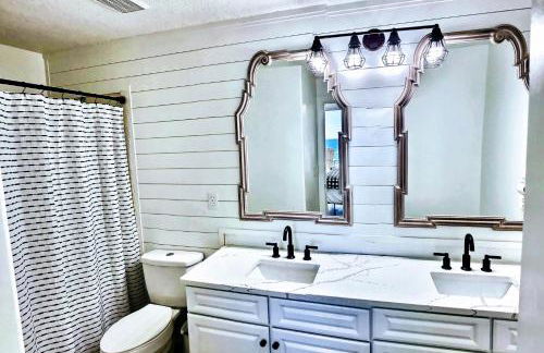 Barefoot Bliss - beachfront condo - sleeps 12 - Foto 24