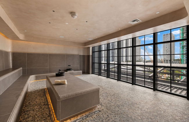 Ultimate Elegance Studio with Panoramic City Views - Foto 73