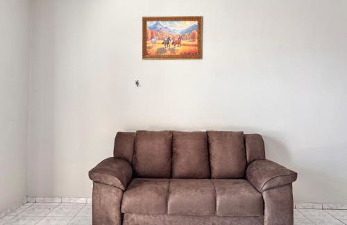 Duplex Até 10 Hóspedes 3 quartos Ar condicionado 2 camas casal 5 camas solteiro Garagem para 3 carros proximo ao Centro e Shopping - Foto 4