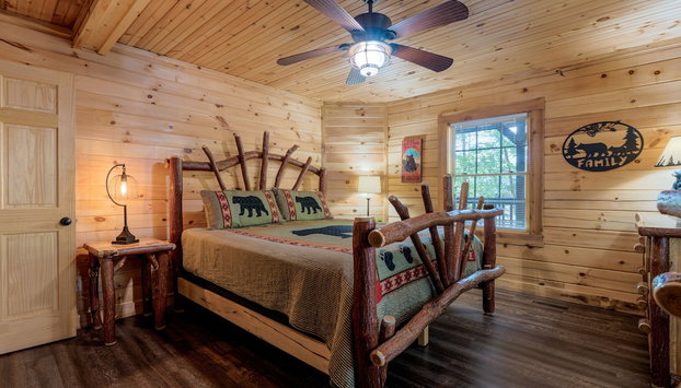 270 Black Bear 3 Bedroom Cabin by RedAwning - Foto 4, Habitación