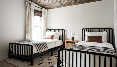 Pinewood Bungalow - Luxury Cabin, Kid-Friendly - Foto 5