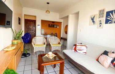 Apartamento amplo perto da Praia da Litorânea - Carmona Temporadas - Foto 2