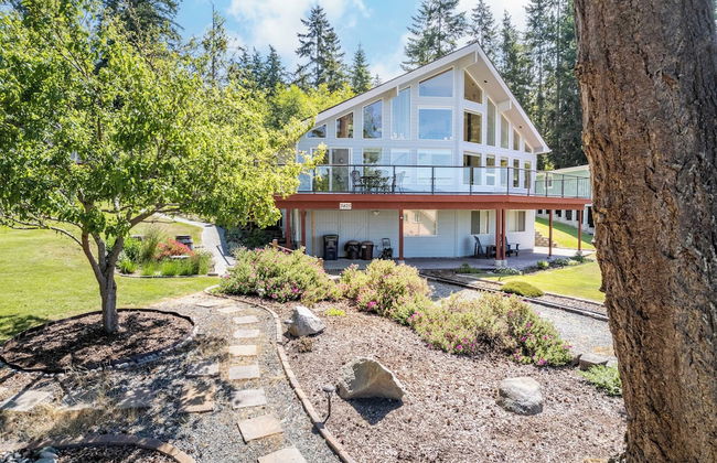 Harborview Getaway by Avantstay Walk to Beach - Photo 32